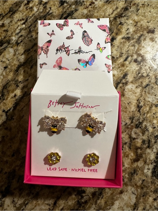 Betsey Johnson Jewelry - Betsey Johnson Bee and Flower Earring Set - Yellow/Gold Brand New